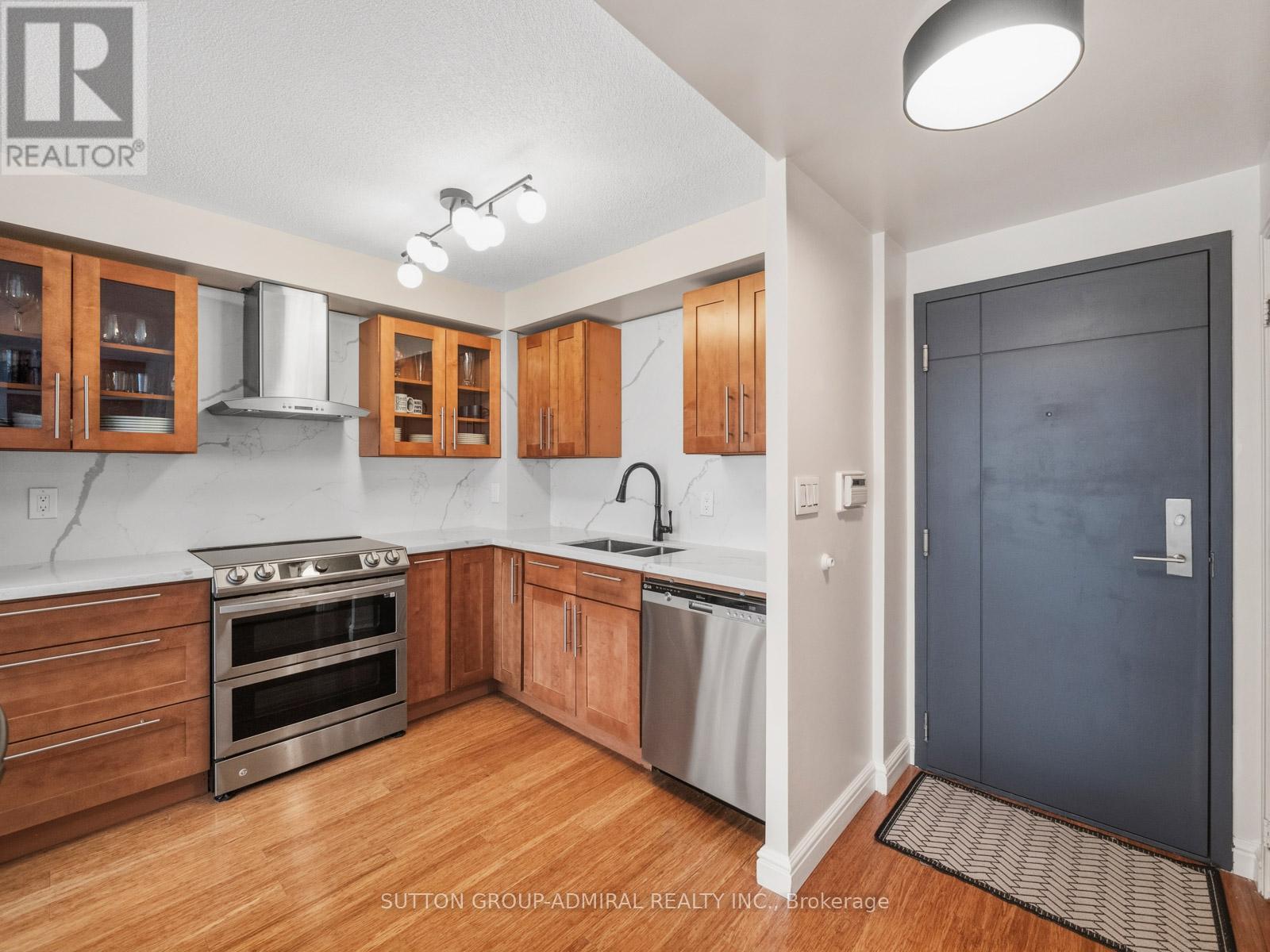 723 - 2267 Lake Shore Boulevard W, Toronto, Ontario  M8V 3X2 - Photo 2 - W13077600