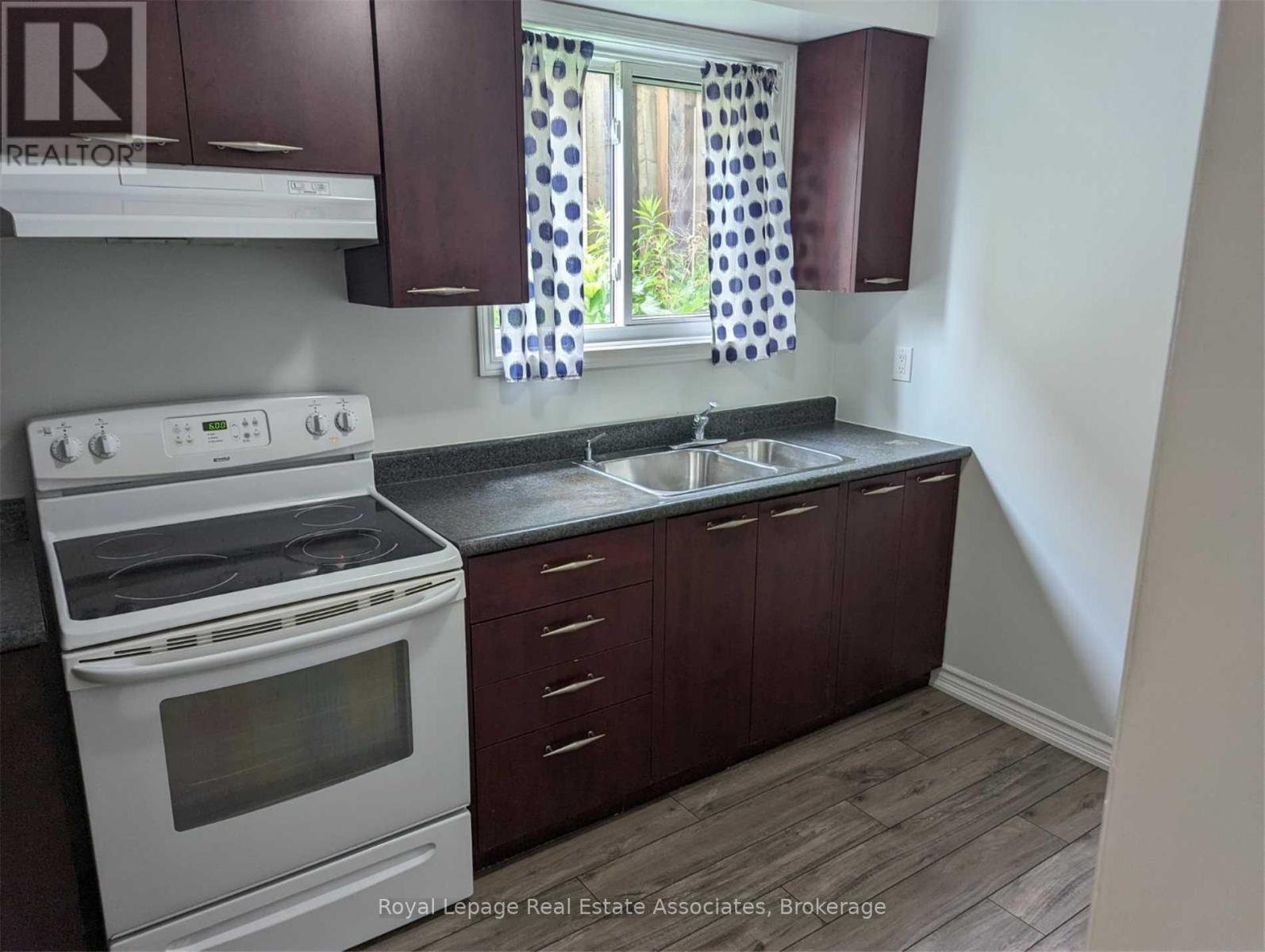 1 - 61 Mississauga Road N, Mississauga, Ontario  L5H 2H9 - Photo 11 - W13077614