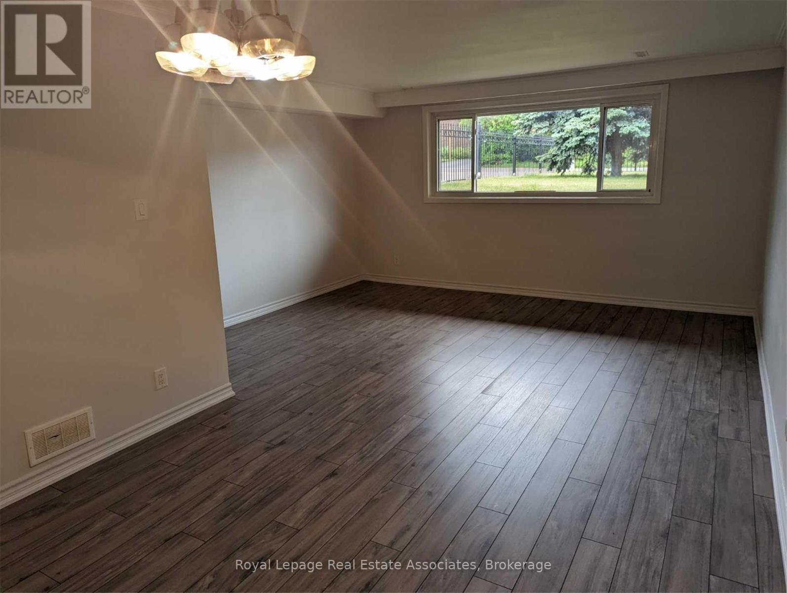 1 - 61 Mississauga Road N, Mississauga, Ontario  L5H 2H9 - Photo 6 - W13077614