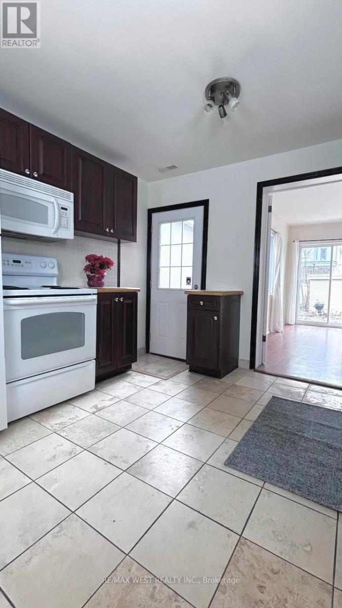 15 Fourteenth Street, Toronto, Ontario  M8V 3H8 - Photo 4 - W13077632