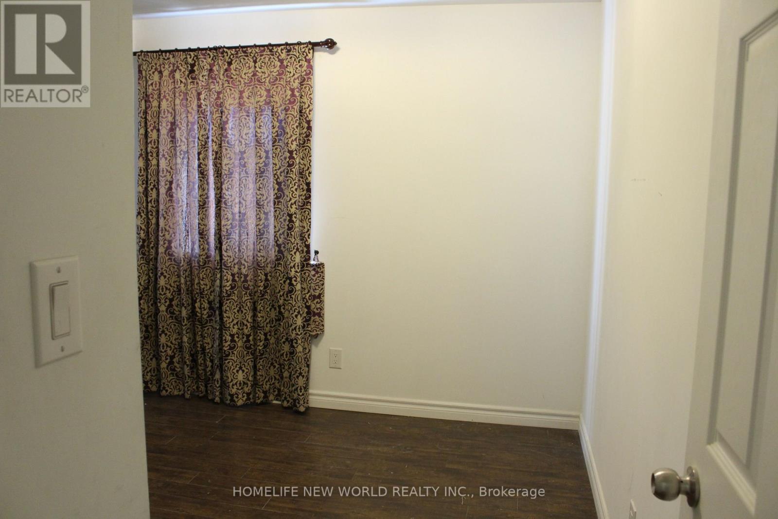 201 - 2466 St Clair Avenue W, Toronto, Ontario  M6N 1L3 - Photo 5 - W13077642