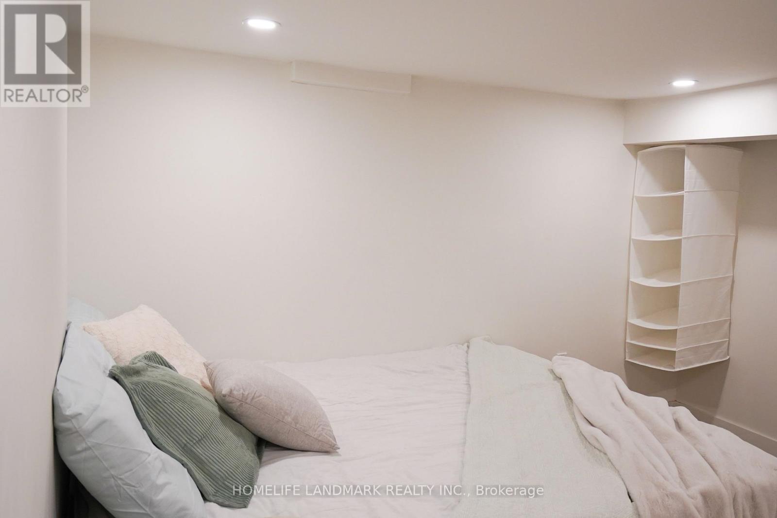 Bsmt R3 - 479 Whitmore Avenue, Toronto, Ontario  M6E 2N6 - Photo 7 - W13077686
