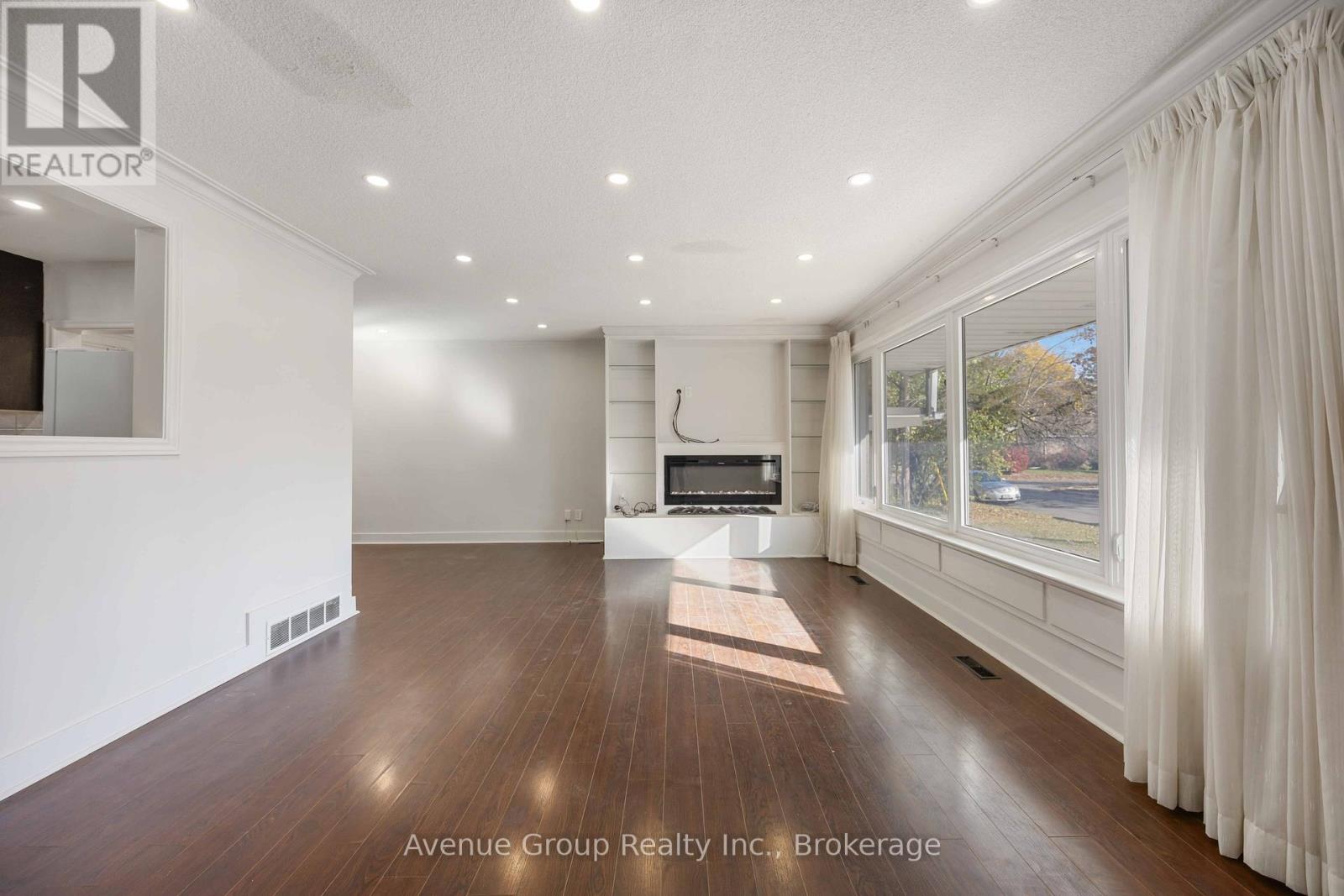 Main - 10 Chipping Road, Toronto, Ontario  M3B 1L1 - Photo 4 - C12956626
