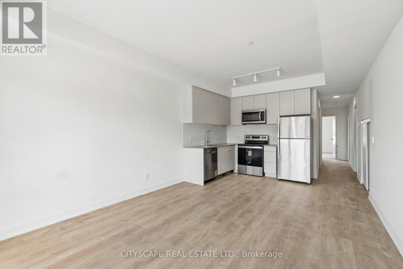 201b - 16 Melbourne Avenue, St. Catharines, Ontario  L2P 0G5 - Photo 5 - X12946924