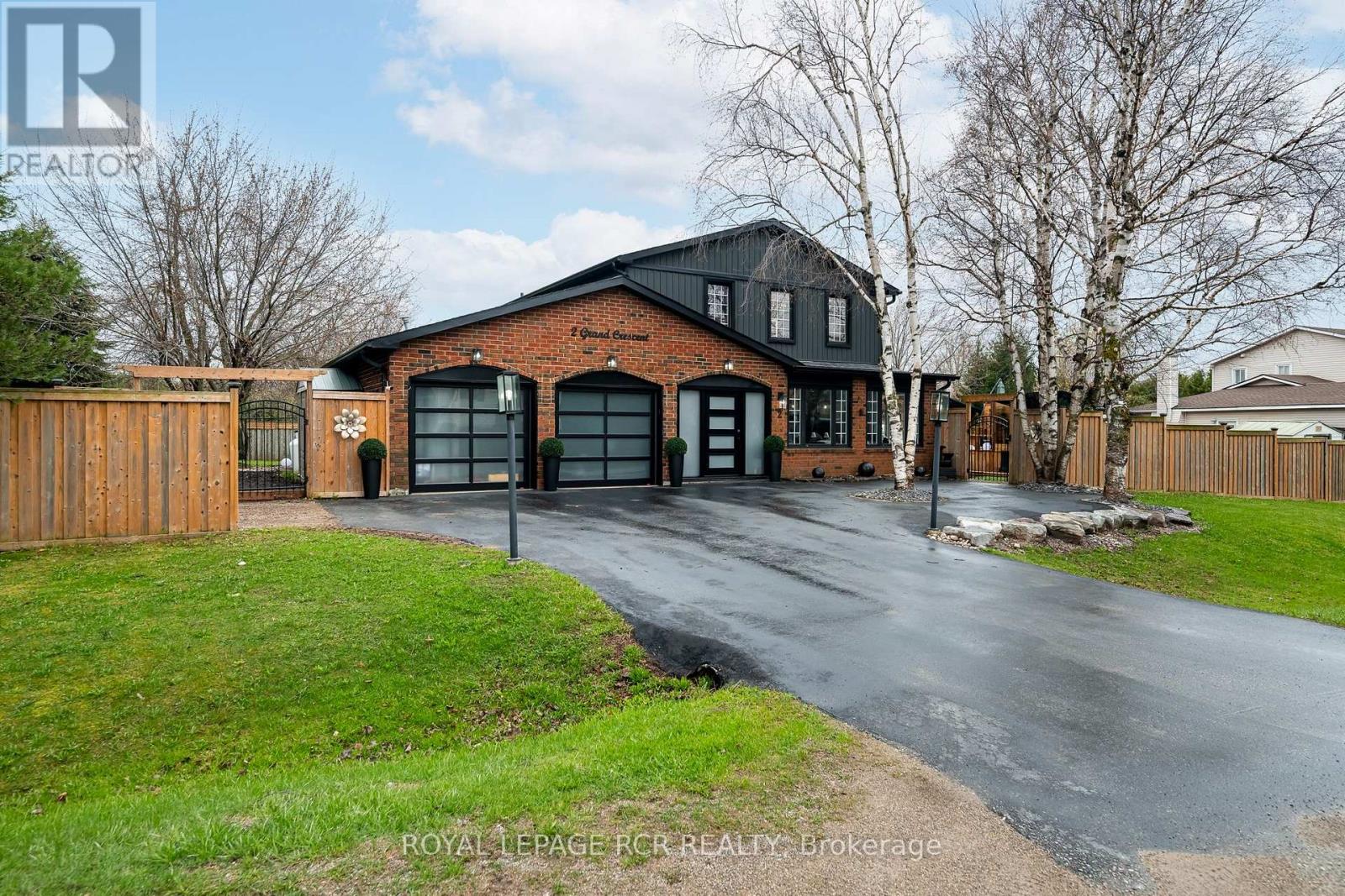 2 GRAND CRESCENT, East Garafraxa, Ontario