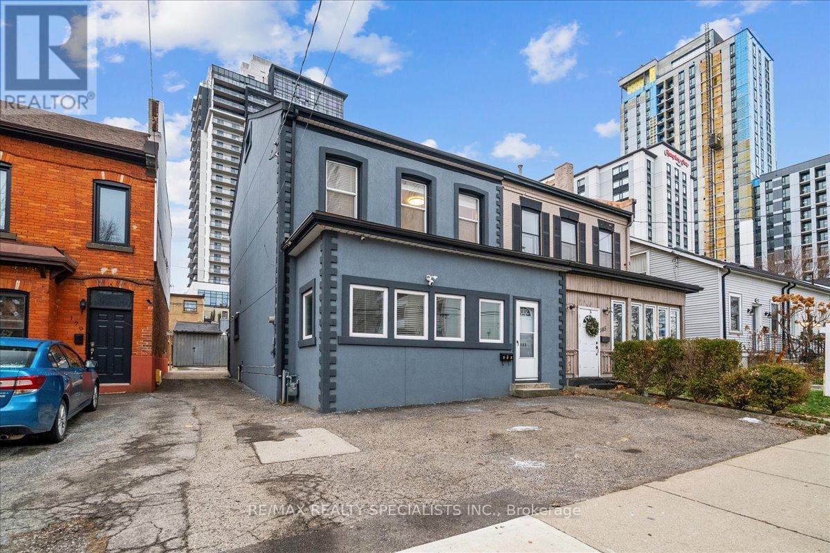 183 MARKET STREET, Hamilton, Ontario