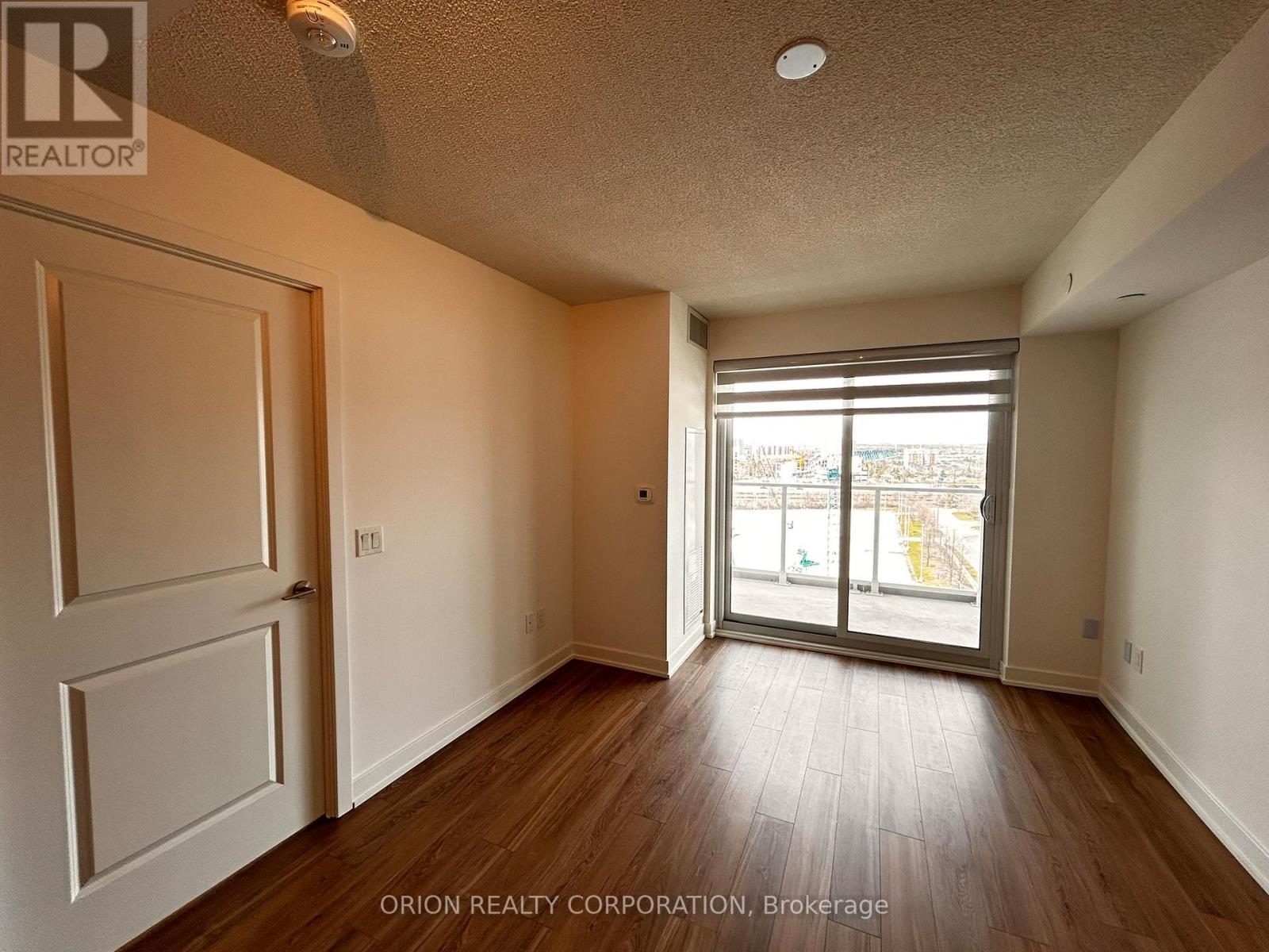 1012 - 1010 Sandy Beach Road, Pickering, Ontario  L1W 0C7 - Photo 6 - E13074454