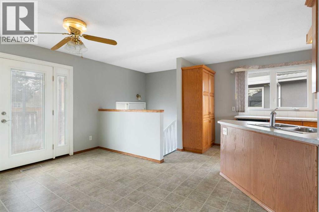 3228 Breen Crescent Nw, Calgary, Alberta  T2L 3S7 - Photo 11 - A2306893