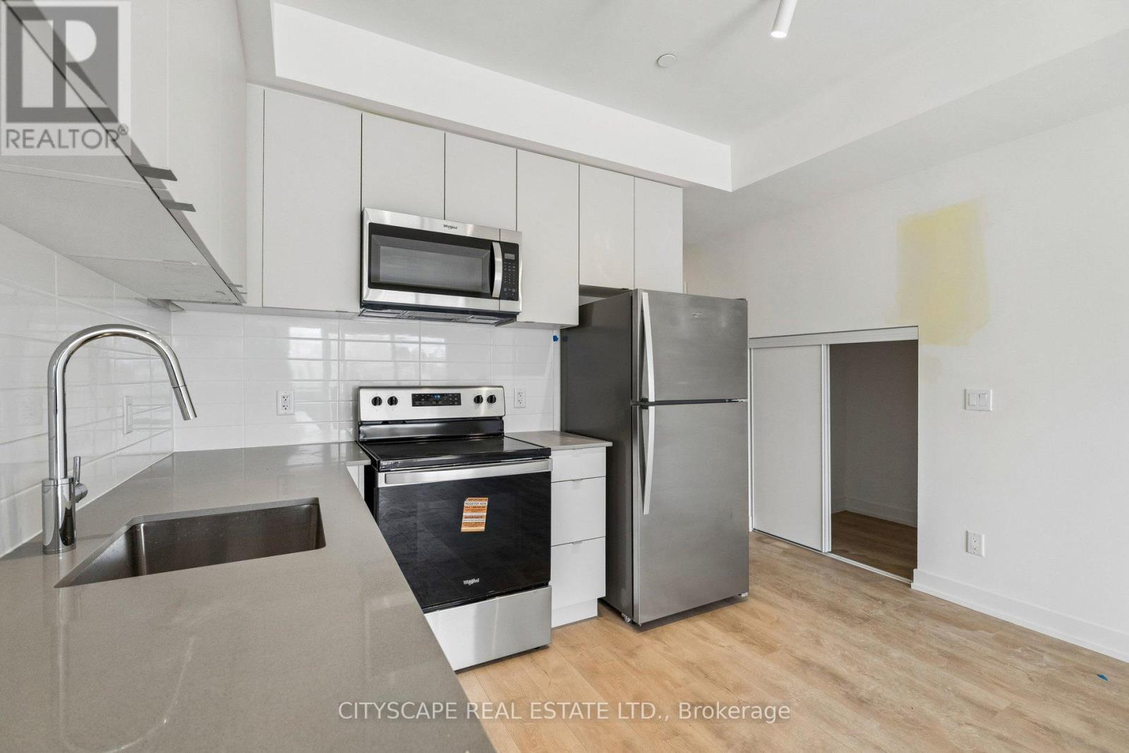 201b - 16 Melbourne Avenue, St. Catharines, Ontario  L2P 0G5 - Photo 8 - X12946924
