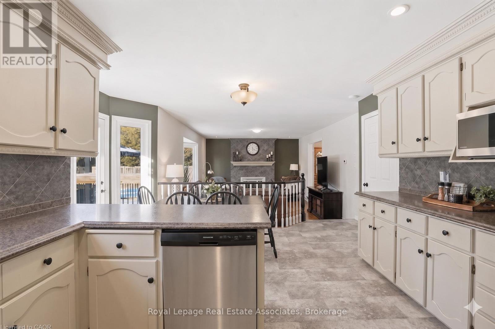 1 Meander Close, Hamilton, Ontario  L0R 1H1 - Photo 18 - X13062066