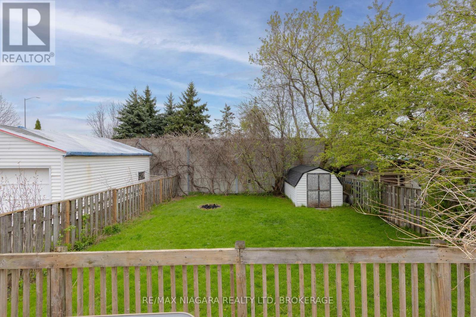 6407 Frederica Street, Niagara Falls, Ontario  L2G 1C5 - Photo 2 - X13077710