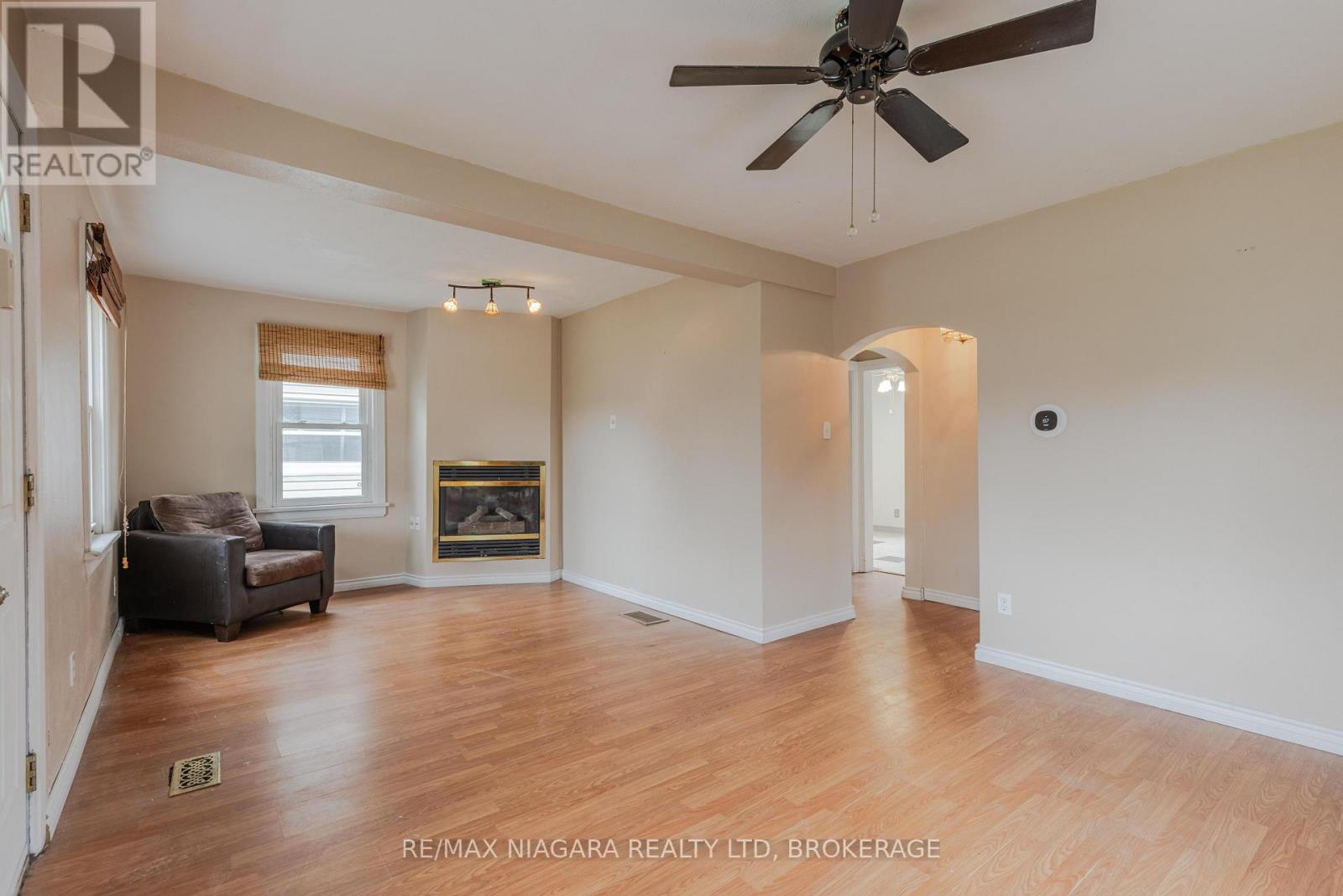 6407 Frederica Street, Niagara Falls, Ontario  L2G 1C5 - Photo 4 - X13077710