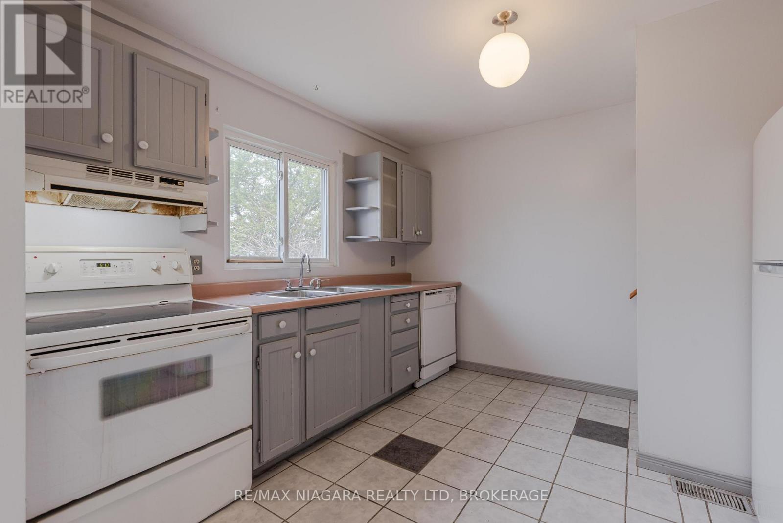 6407 Frederica Street, Niagara Falls, Ontario  L2G 1C5 - Photo 8 - X13077710