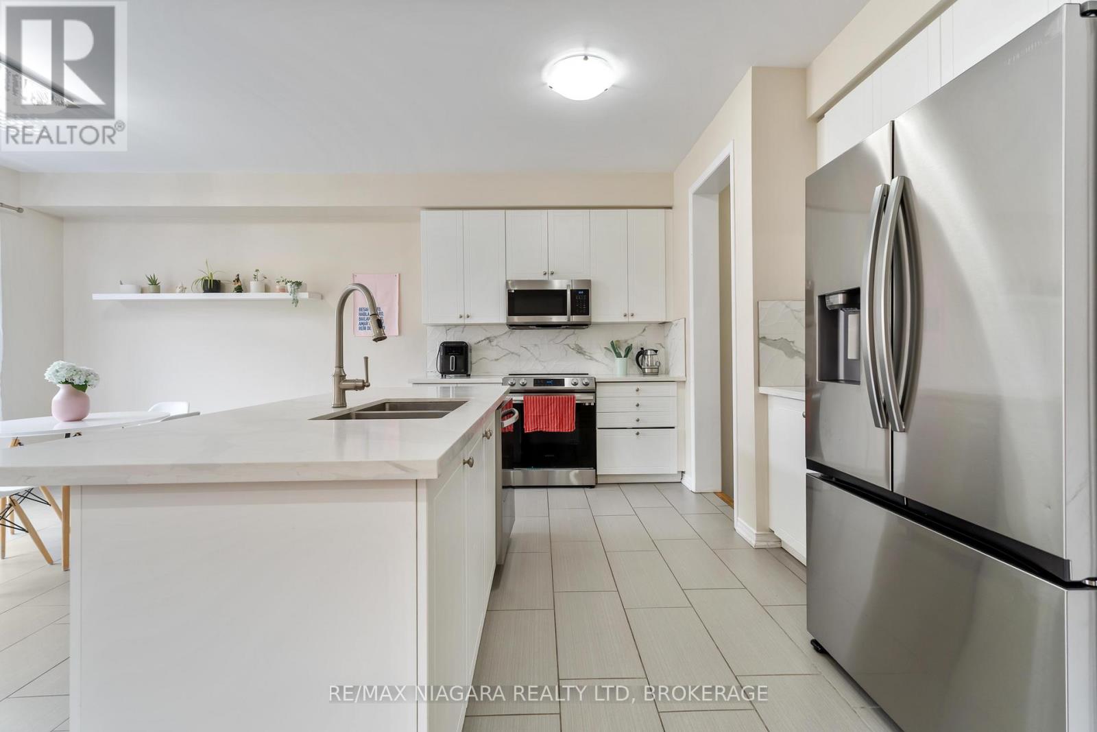 8145 Blue Ash Lane, Niagara Falls, Ontario  L2H 0N8 - Photo 6 - X13077888