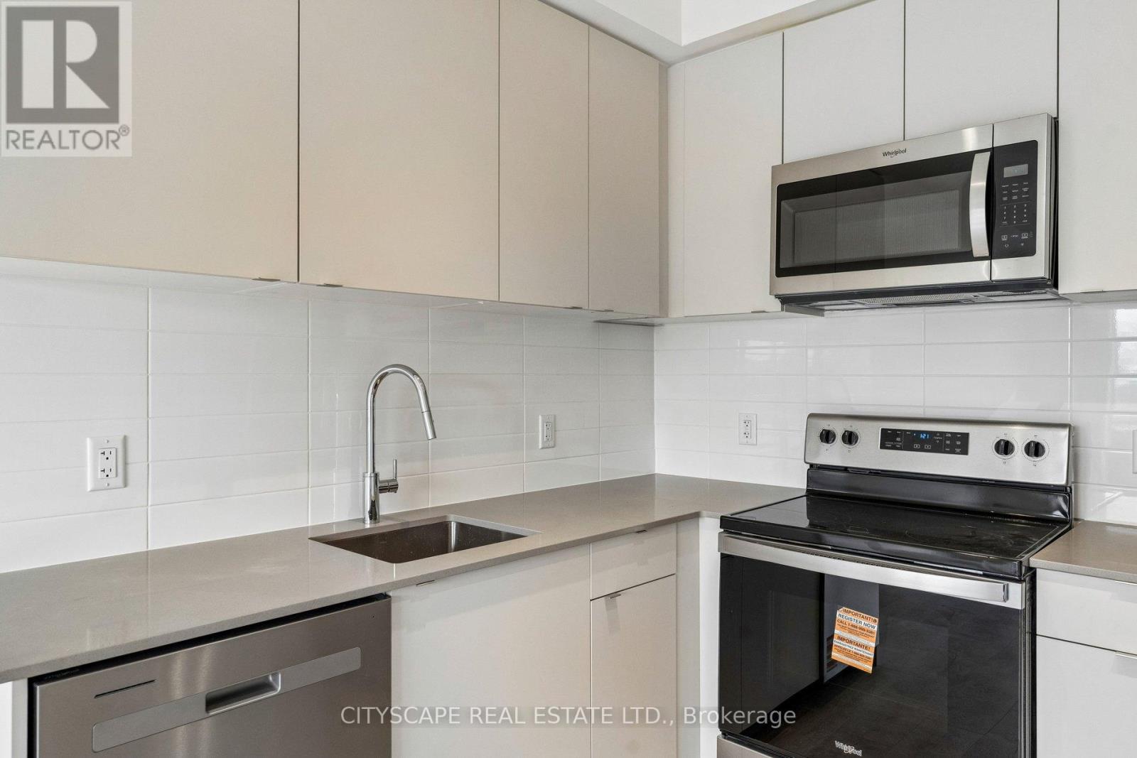 201b - 16 Melbourne Avenue, St. Catharines, Ontario  L2P 0G5 - Photo 11 - X12946924