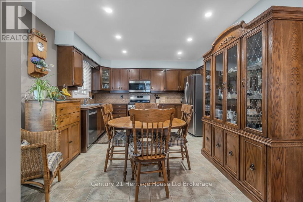 57 Edwin Crescent, Tillsonburg, Ontario  N4G 5H6 - Photo 9 - X13078100