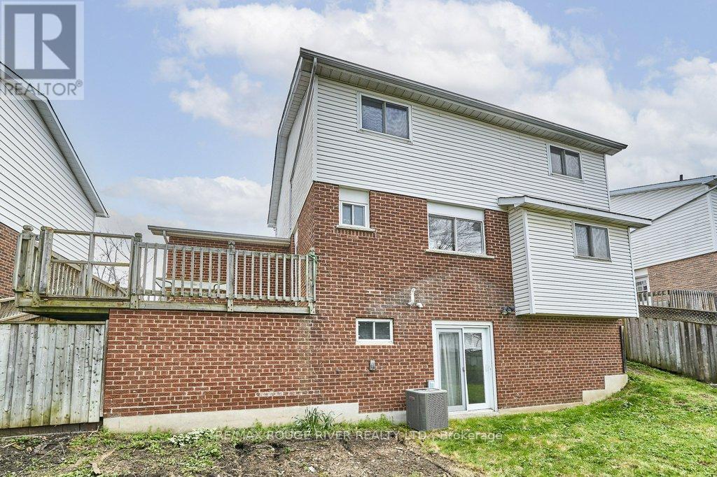 208 Annes Street, Whitby, Ontario  L1N 5K1 - Photo 11 - E13077928