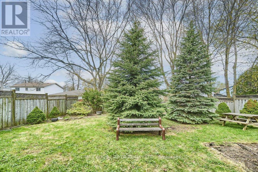 208 Annes Street, Whitby, Ontario  L1N 5K1 - Photo 12 - E13077928