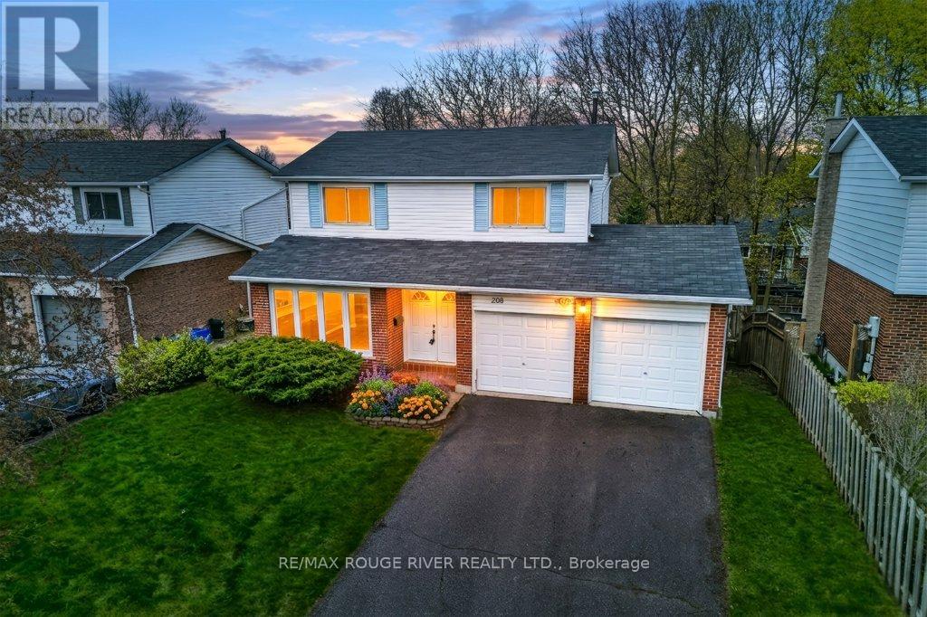 208 Annes Street, Whitby, Ontario  L1N 5K1 - Photo 2 - E13077928