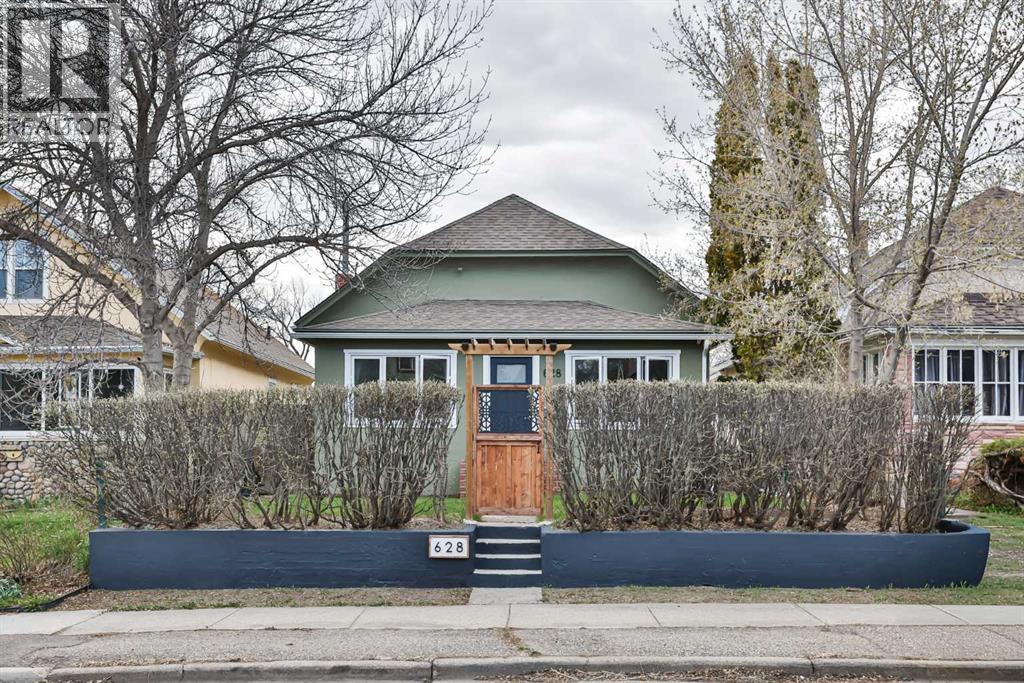 628 7 Street S, Lethbridge, Alberta  T1J 2H3 - Photo 1 - A2306290