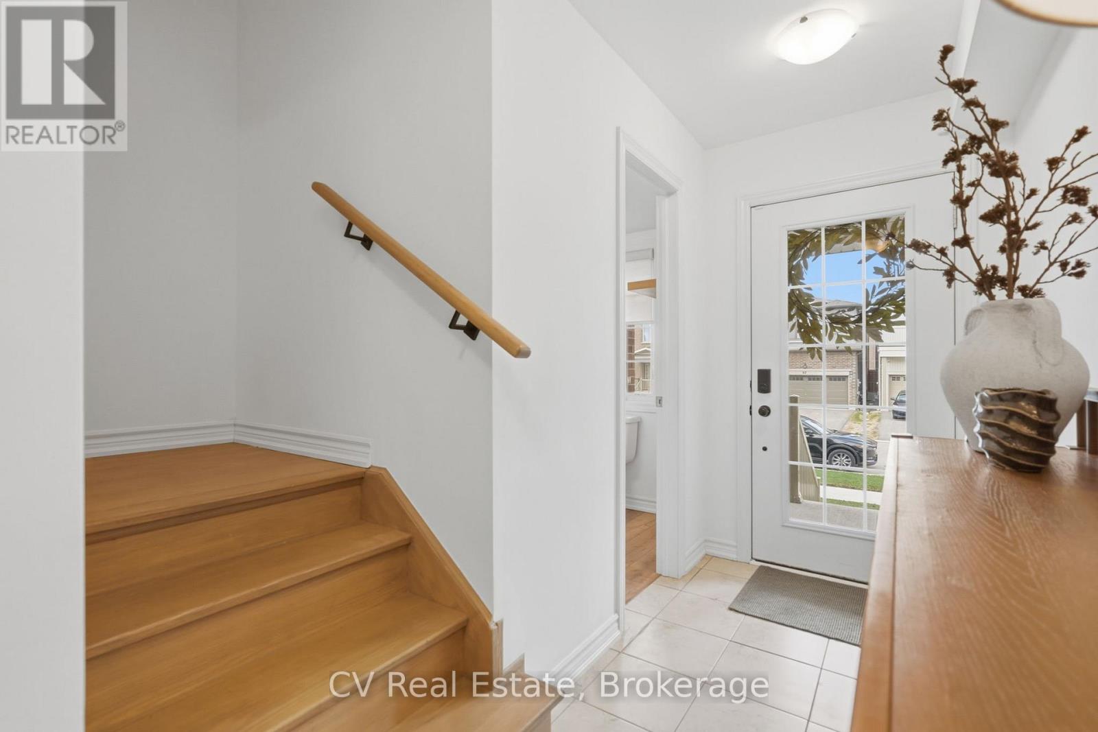 57 Harvest Crescent, Barrie, Ontario  L9J 0T5 - Photo 6 - S13078074