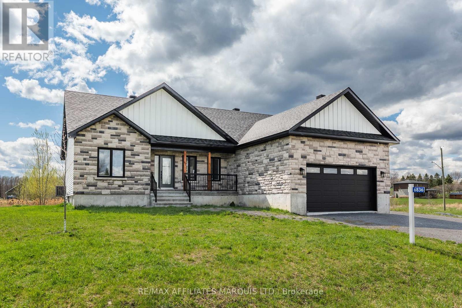 6836 James Crescent, South Glengarry, Ontario  K0C 2E0 - Photo 2 - X13077834