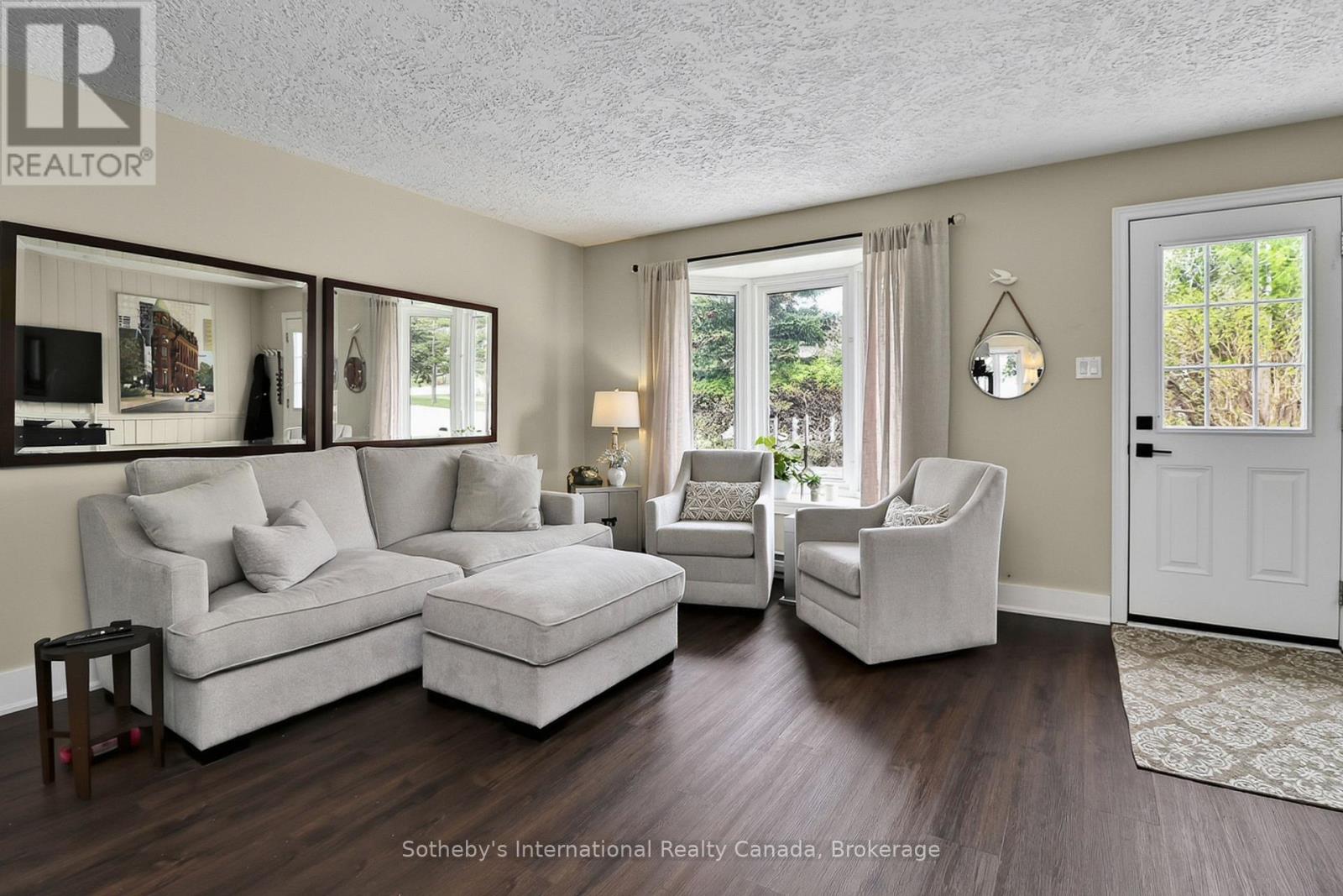 10 - 139 Lakeshore Road E, Blue Mountains, Ontario  L9Y 9V1 - Photo 2 - X13078084