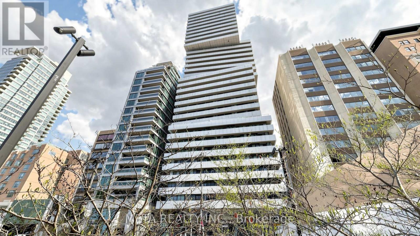 2502 - 200 Bloor Street W, Toronto, Ontario  M5S 1T8 - Photo 2 - C13077770