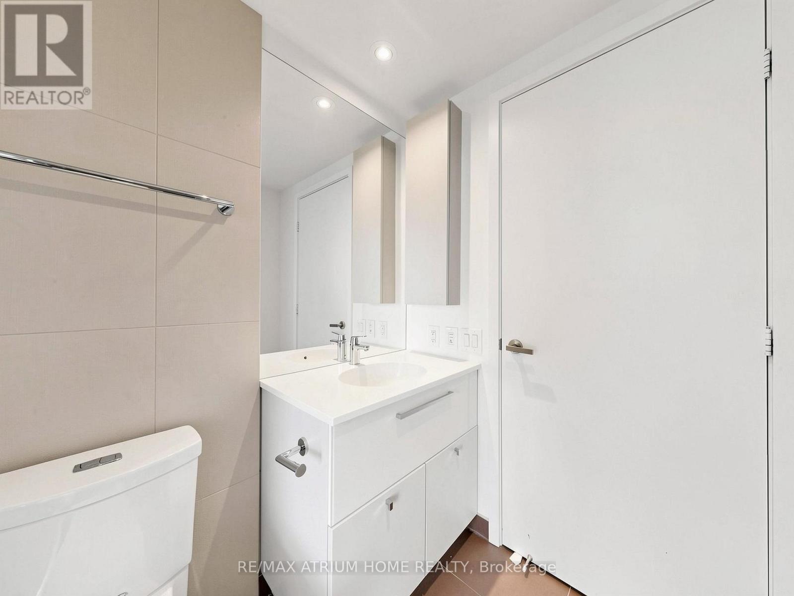 15 Grenville Street, Toronto, Ontario  M4Y 0B9 - Photo 10 - C13077786