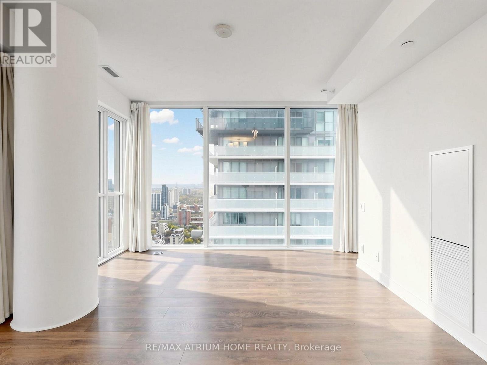 15 Grenville Street, Toronto, Ontario  M4Y 0B9 - Photo 3 - C13077786