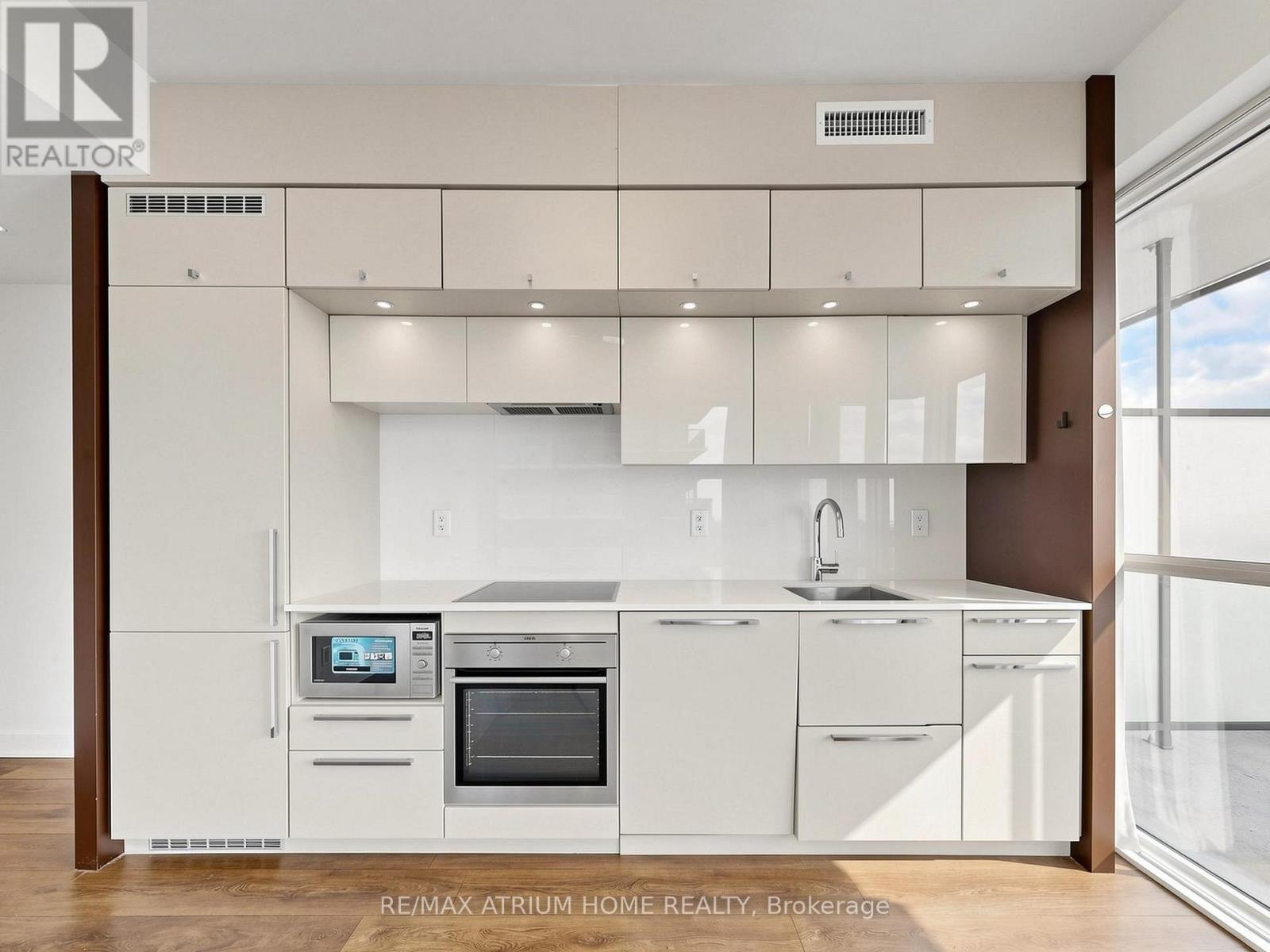 15 Grenville Street, Toronto, Ontario  M4Y 0B9 - Photo 5 - C13077786