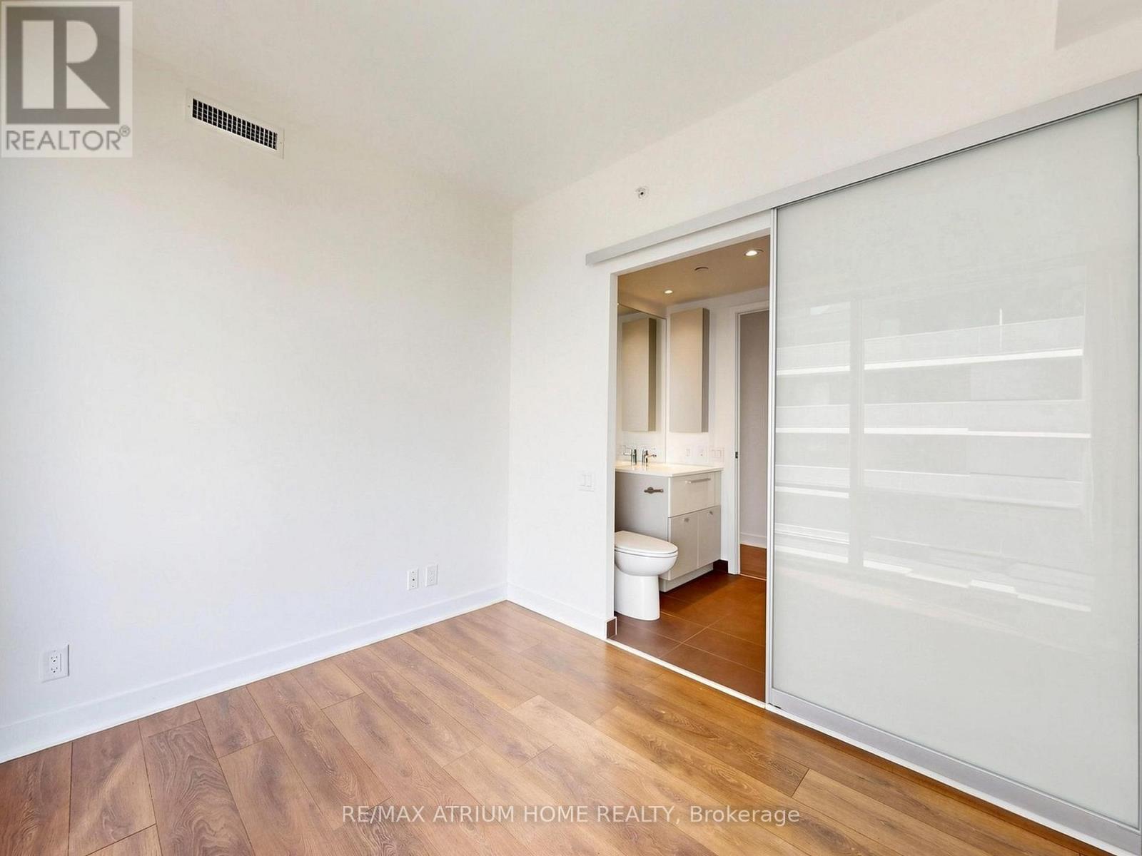 15 Grenville Street, Toronto, Ontario  M4Y 0B9 - Photo 6 - C13077786
