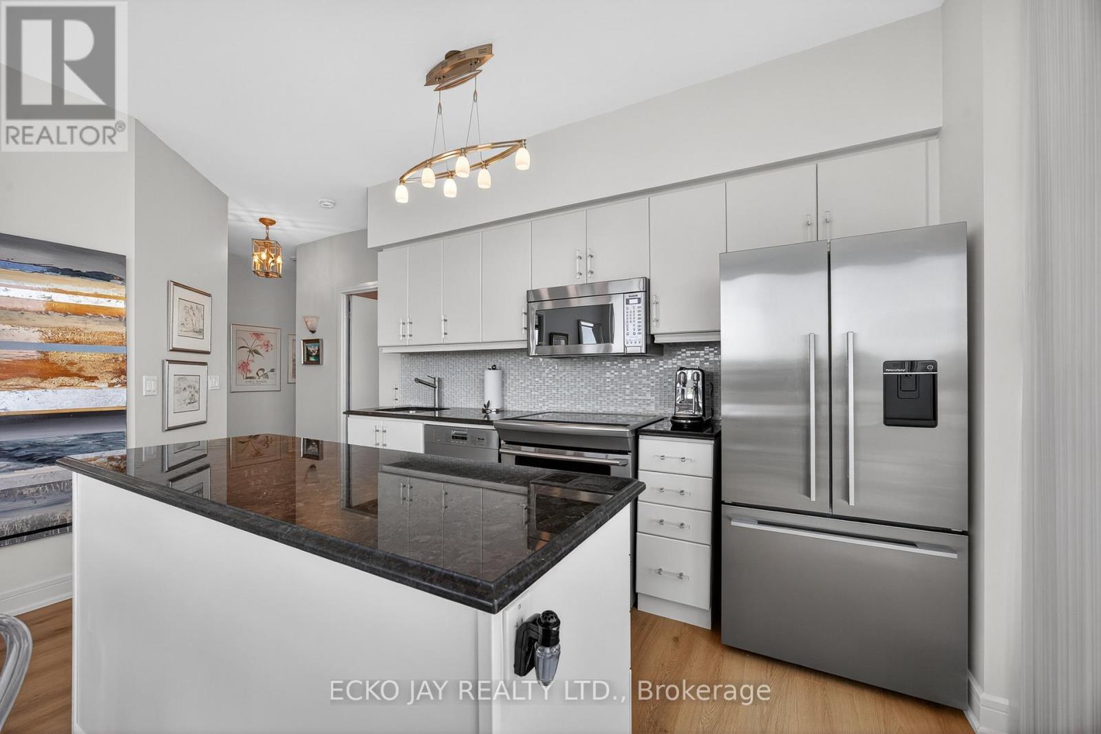 Ph01 - 35 Brian Peck Crescent, Toronto, Ontario  M4G 0A5 - Photo 11 - C13077828