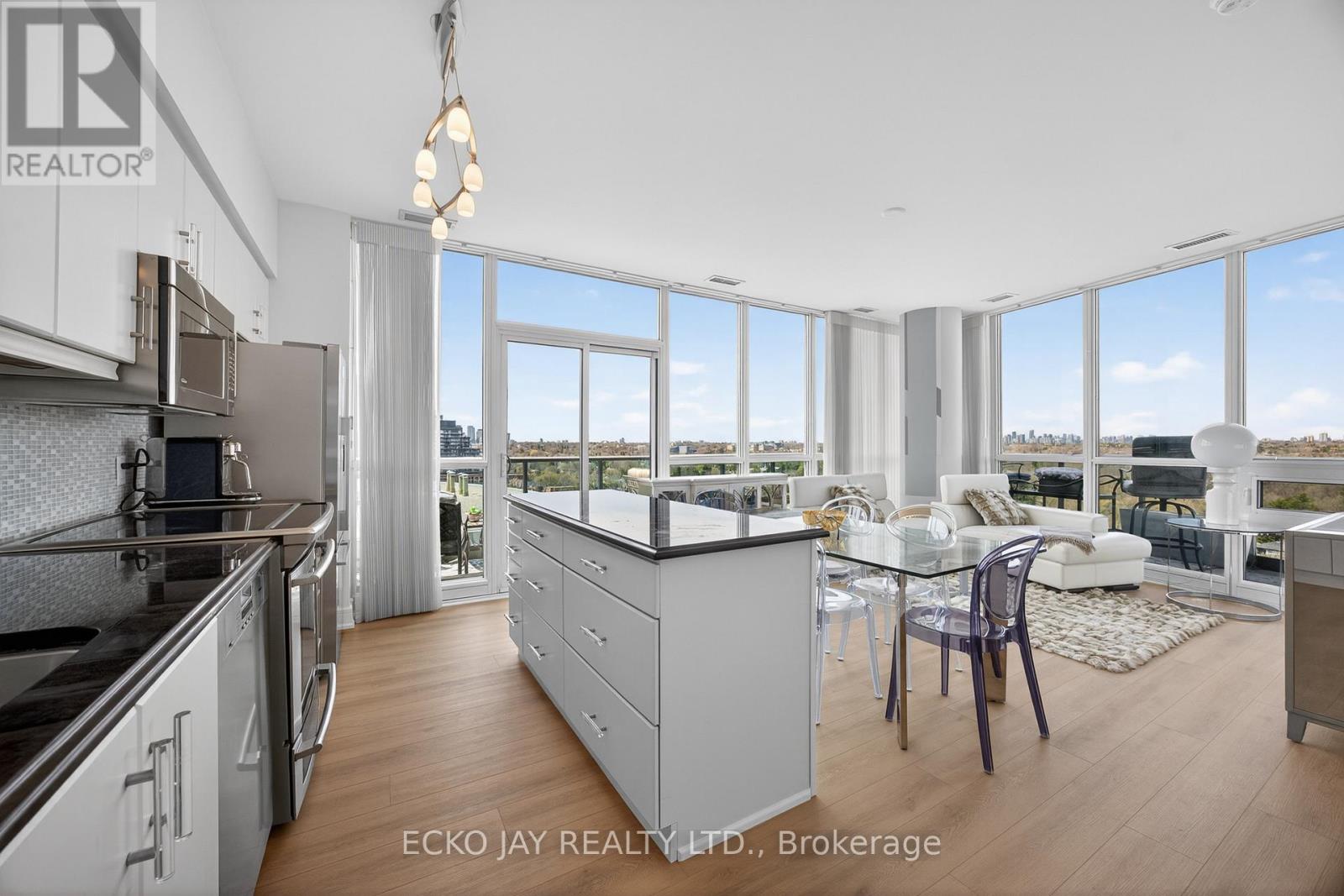 Ph01 - 35 Brian Peck Crescent, Toronto, Ontario  M4G 0A5 - Photo 6 - C13077828