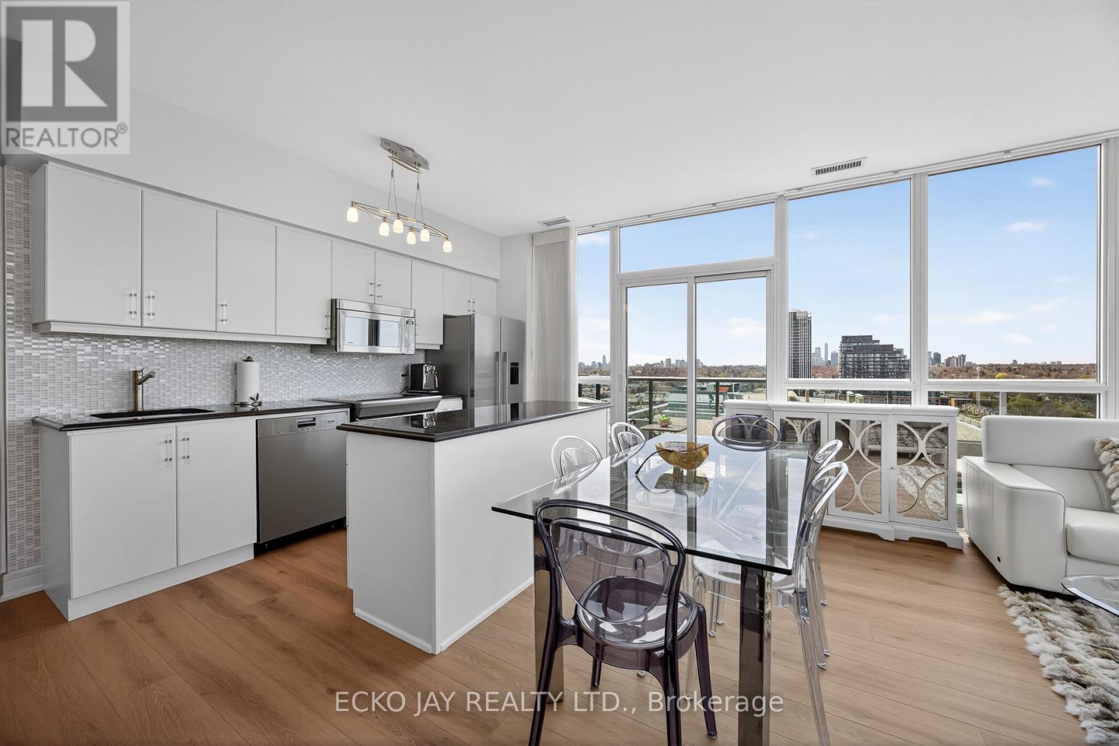 Ph01 - 35 Brian Peck Crescent, Toronto, Ontario  M4G 0A5 - Photo 7 - C13077828