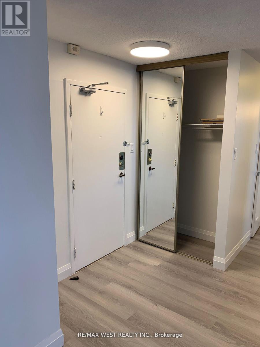 630 - 73 Mccaul Street, Toronto, Ontario  M5T 2X2 - Photo 2 - C13077938