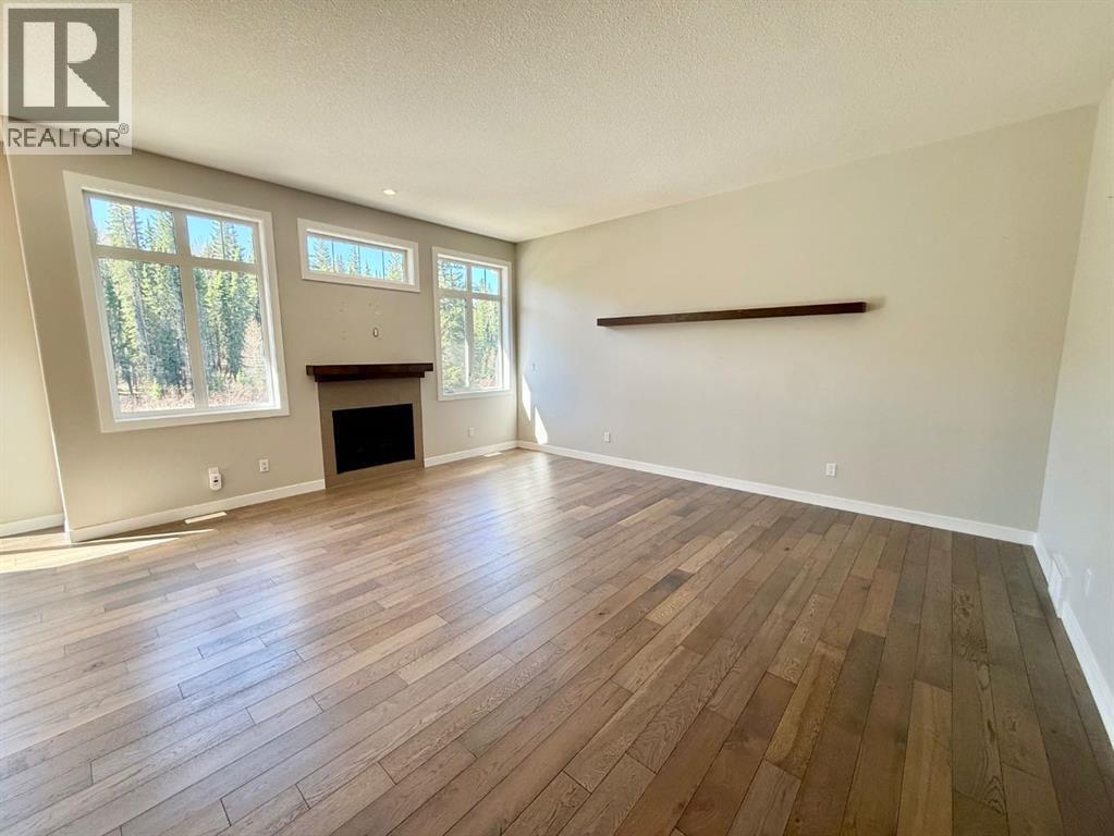 128 Berry Place, Hinton, Alberta  T7V 0C1 - Photo 3 - A2301336