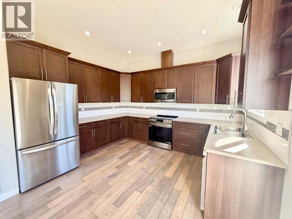 128 Berry Place, Hinton, Alberta  T7V 0C1 - Photo 6 - A2301336