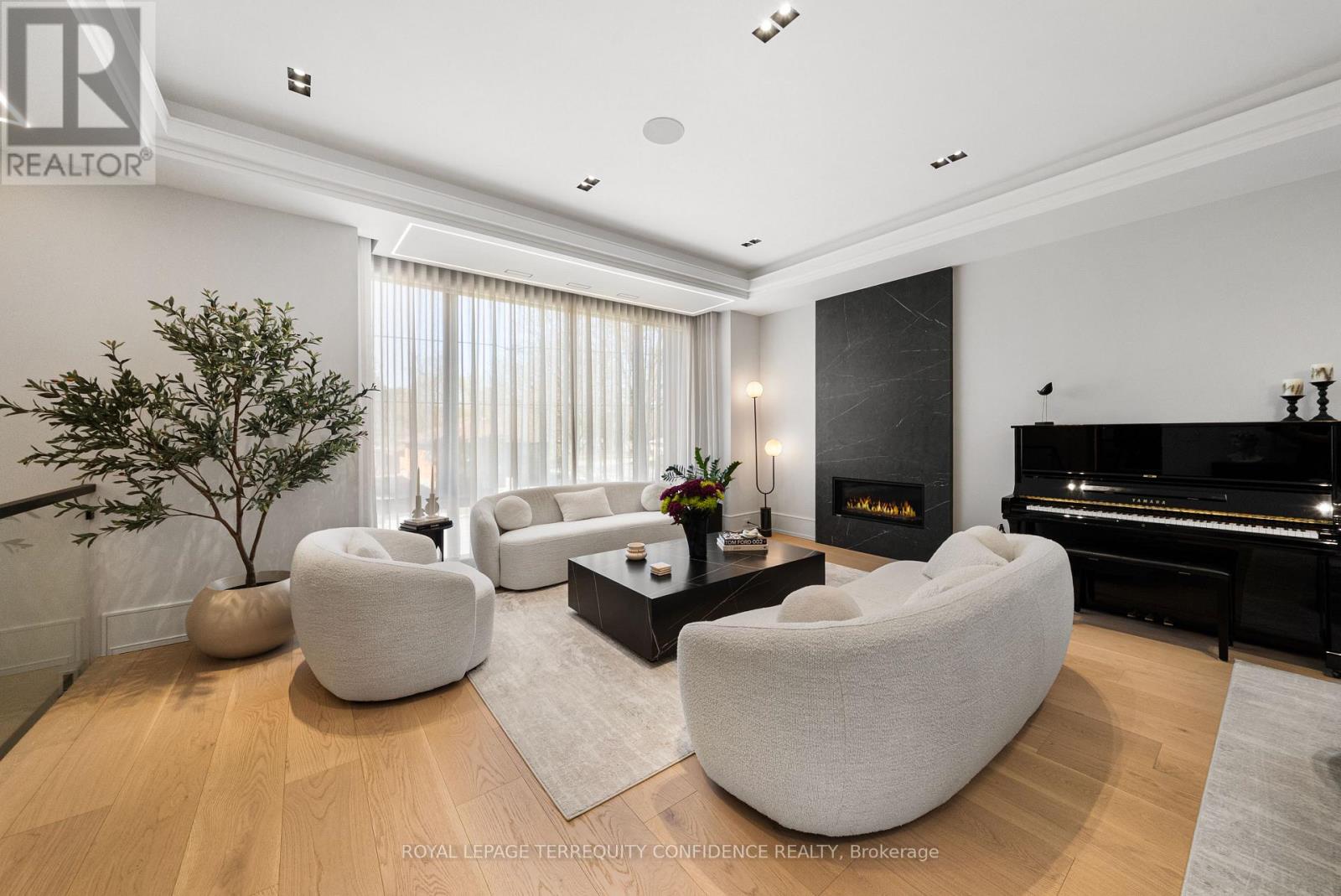 35 Nipigon Avenue, Toronto, Ontario  M2M 2V7 - Photo 3 - C13060746