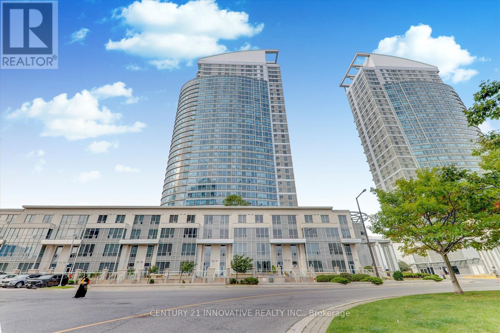 Th307 - 36 Lee Centre Drive, Toronto, Ontario  M1H 3J1 - Photo 1 - E13077760