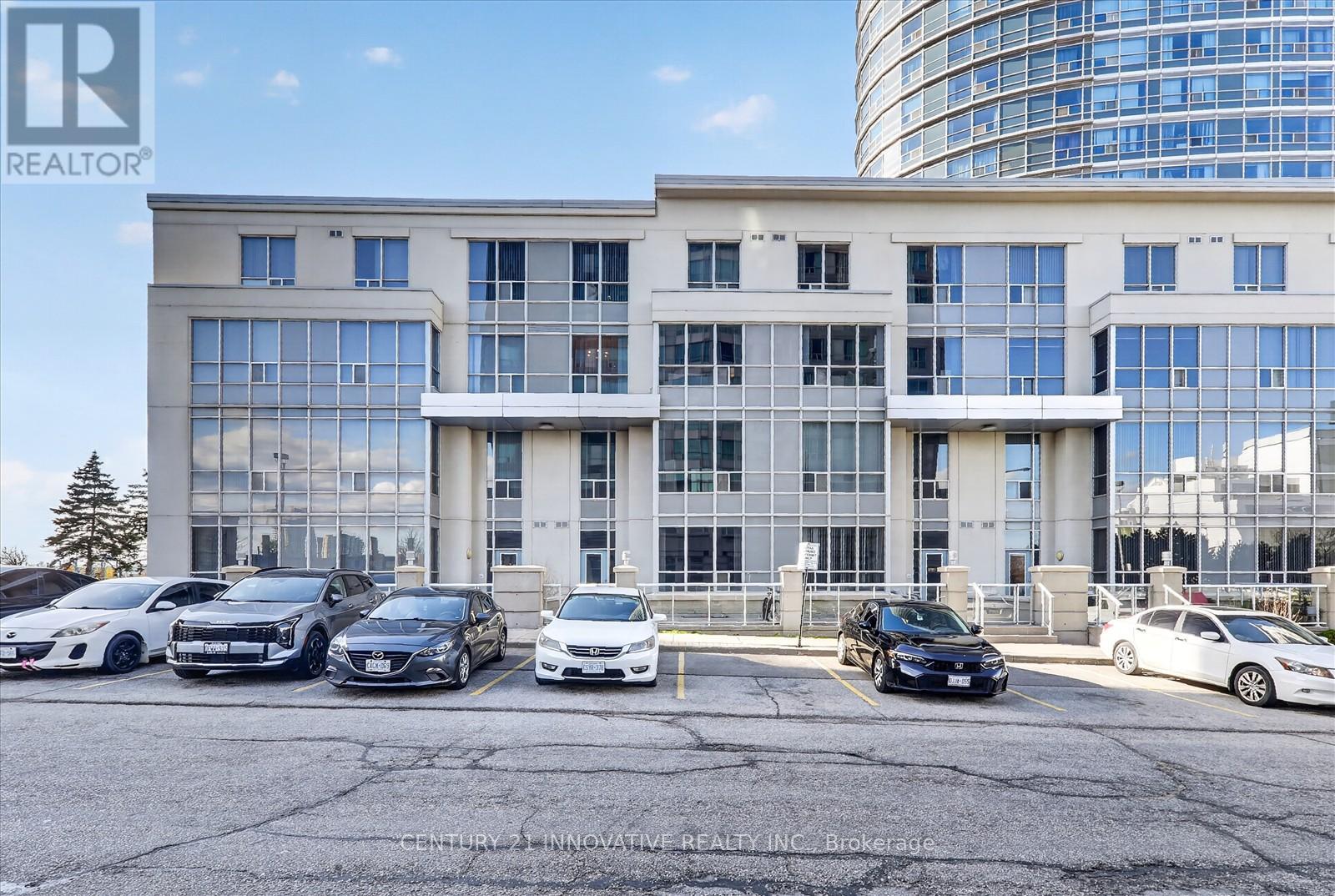 Th307 - 36 Lee Centre Drive, Toronto, Ontario  M1H 3J1 - Photo 4 - E13077760