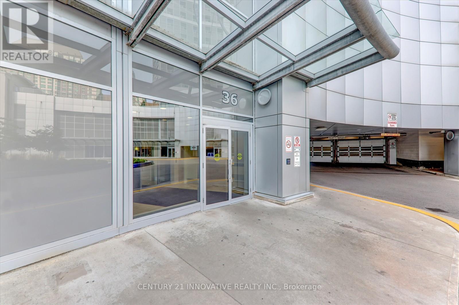 Th307 - 36 Lee Centre Drive, Toronto, Ontario  M1H 3J1 - Photo 5 - E13077760