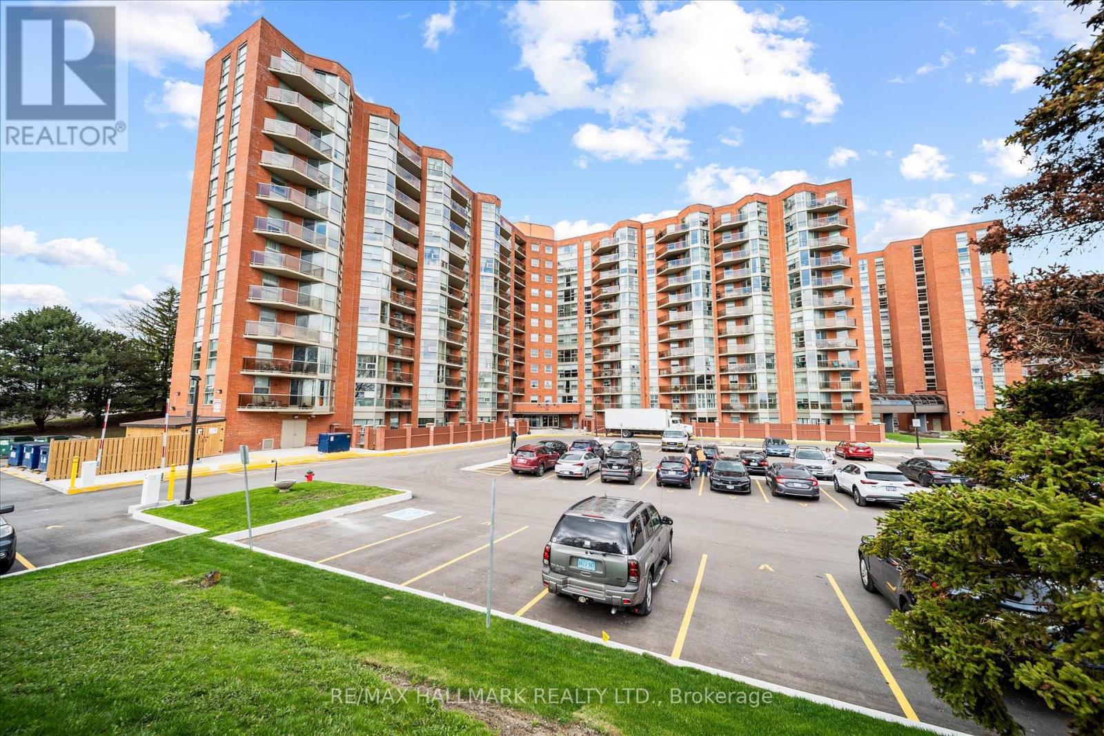 902 - 20 DEAN PARK ROAD, Toronto, Ontario