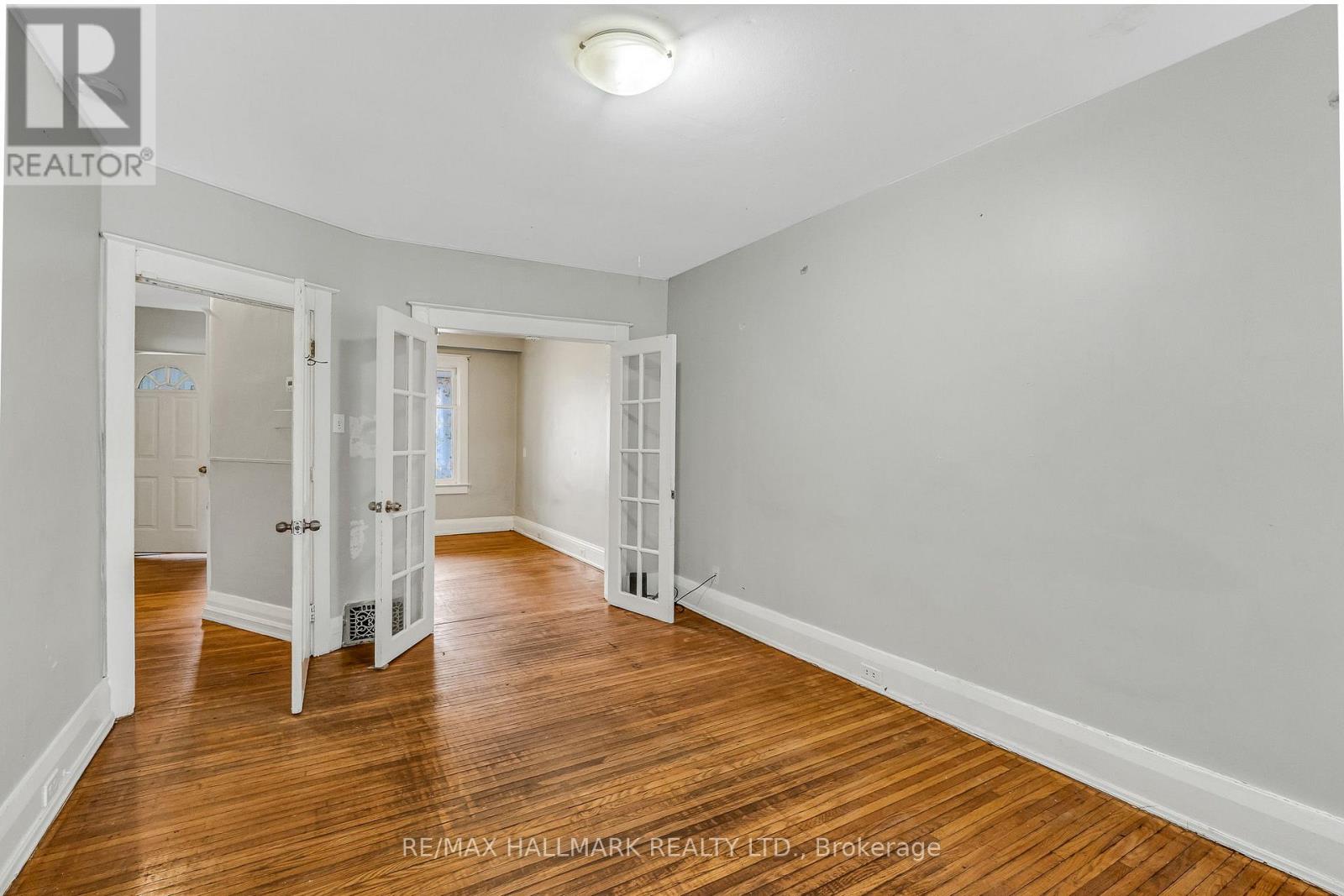 20 Kelvin Avenue, Toronto, Ontario  M4C 5C8 - Photo 11 - E13077908