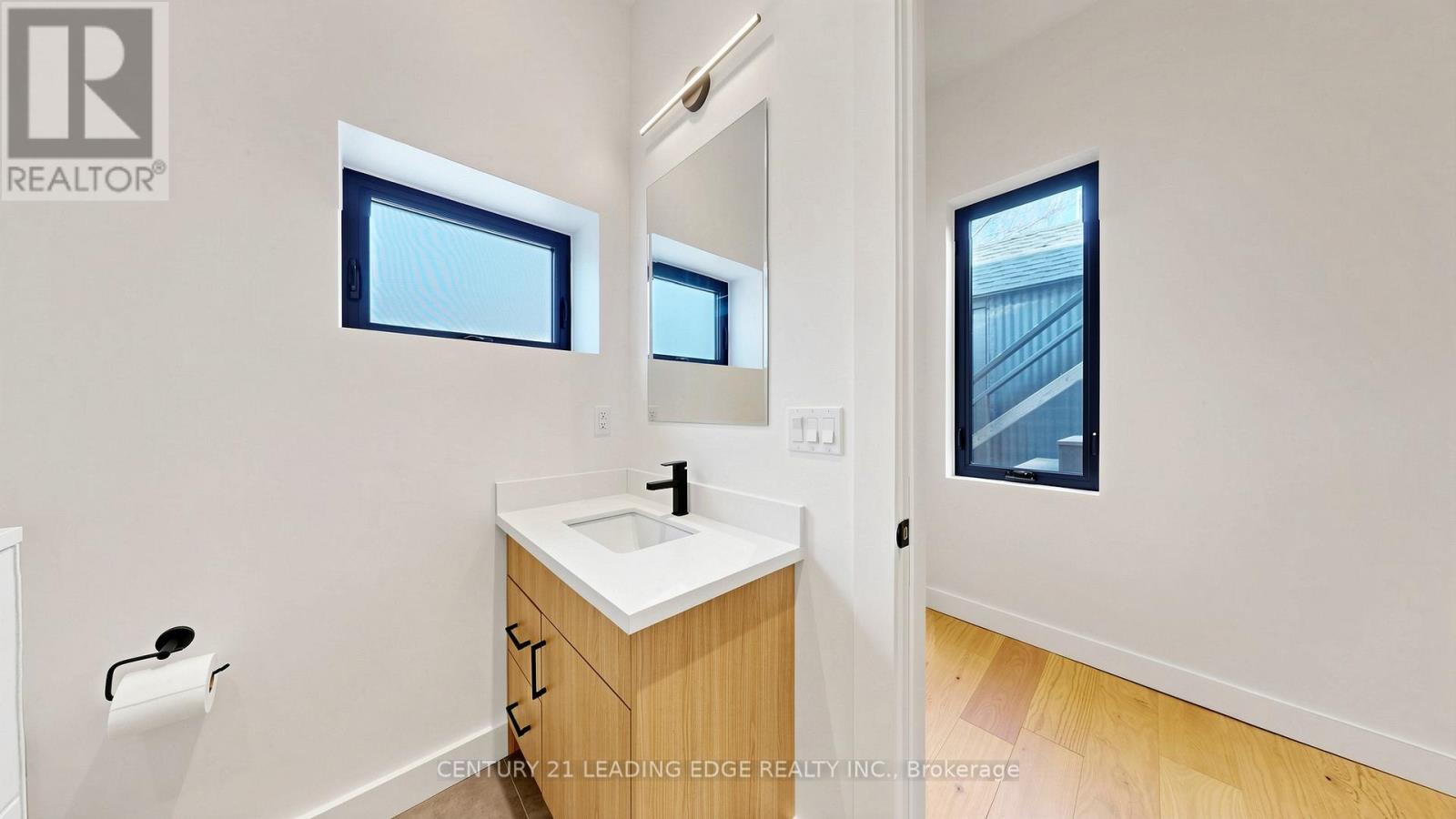 679 Woodbine Avenue, Toronto, Ontario  M4E 2J3 - Photo 20 - E13077972