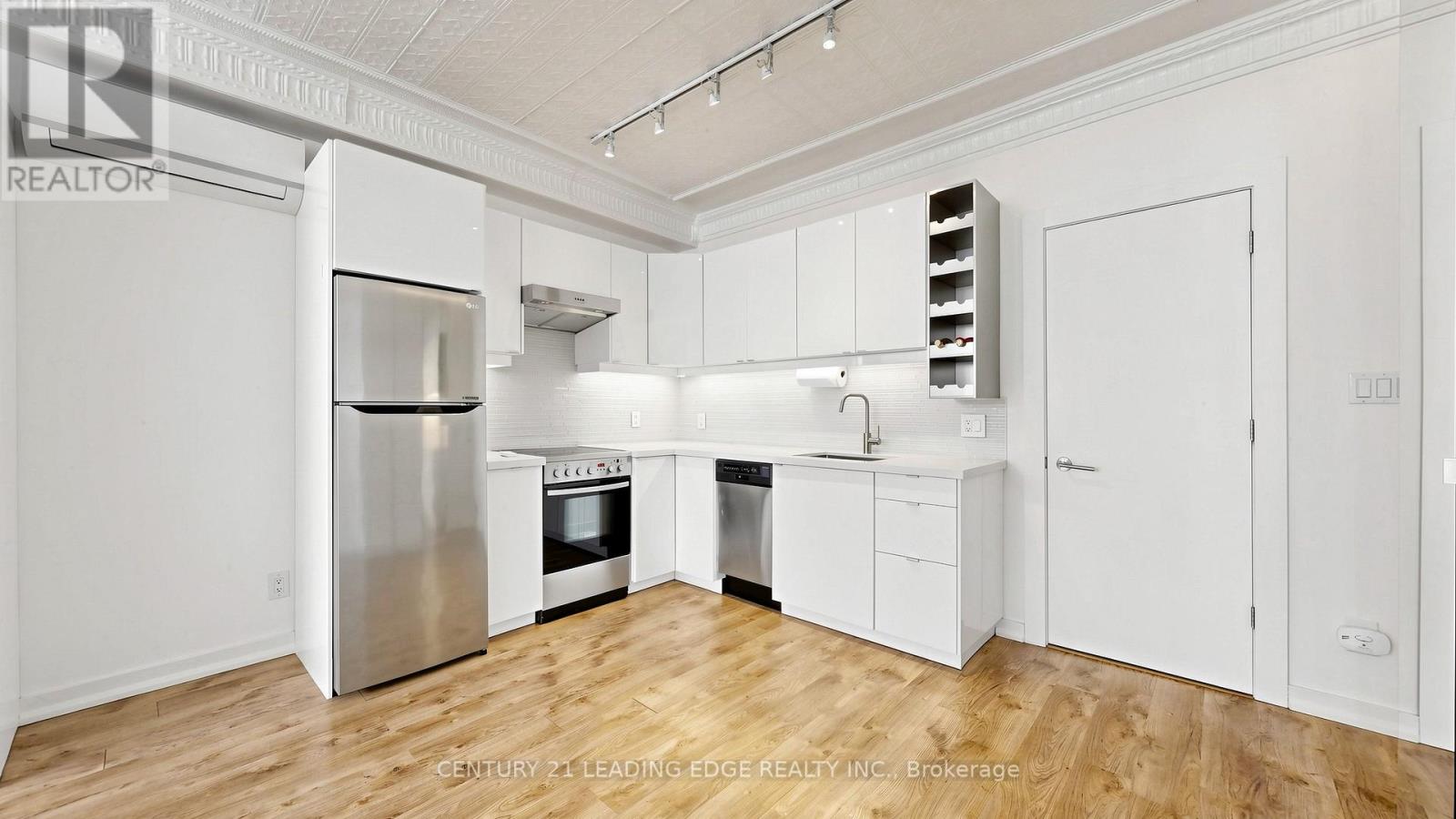 679 Woodbine Avenue, Toronto, Ontario  M4E 2J3 - Photo 23 - E13077972