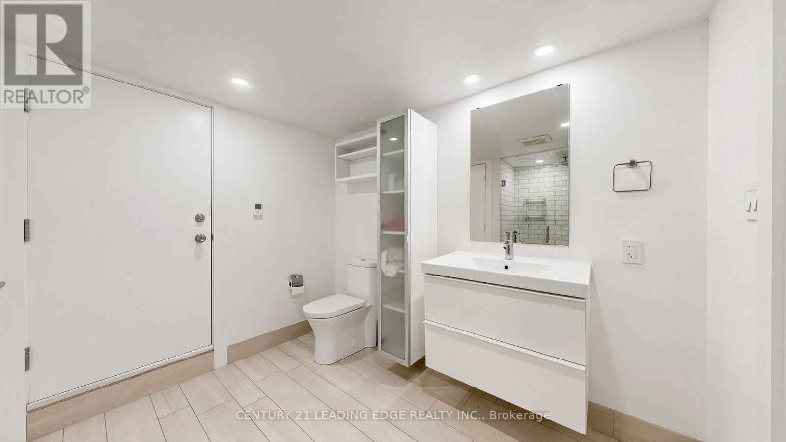 679 Woodbine Avenue, Toronto, Ontario  M4E 2J3 - Photo 27 - E13077972