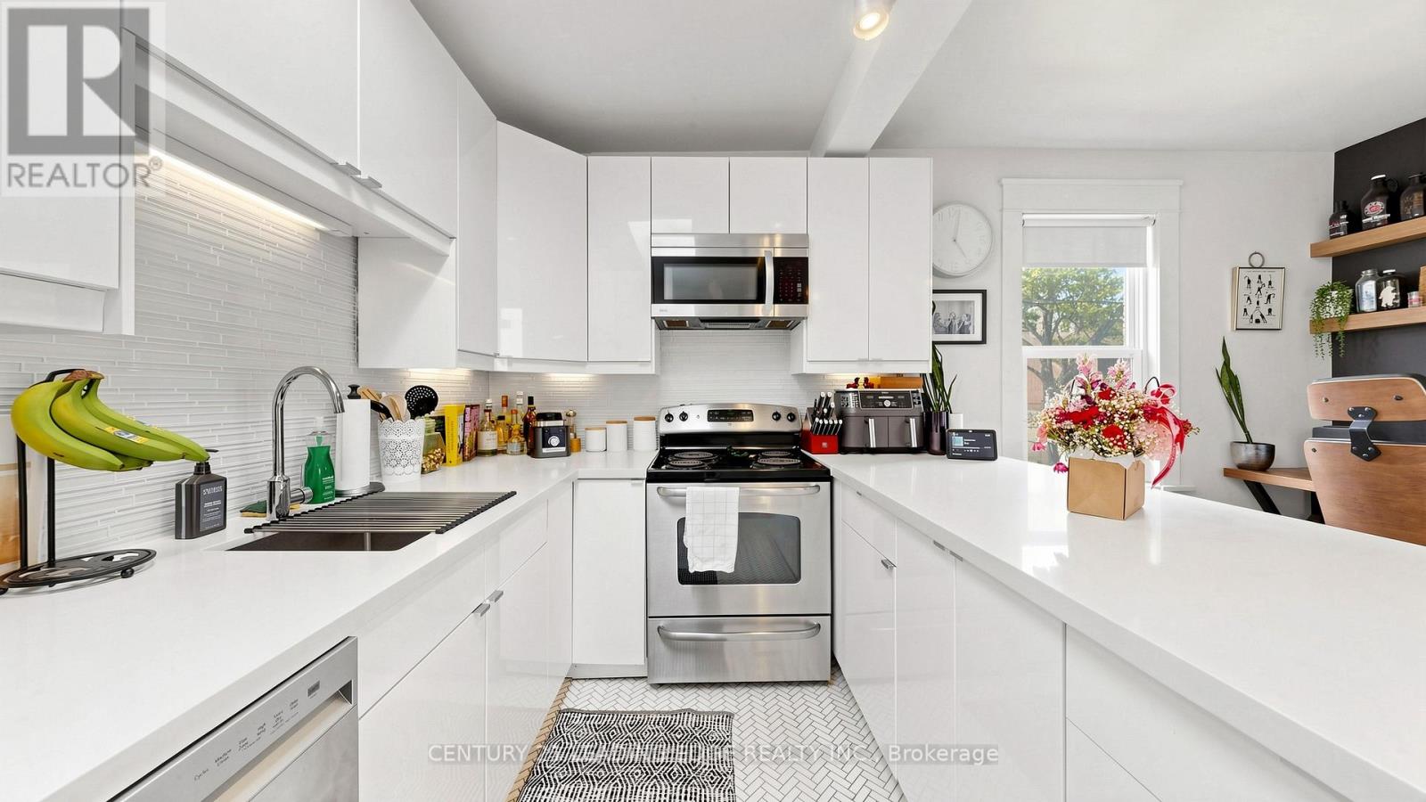 679 Woodbine Avenue, Toronto, Ontario  M4E 2J3 - Photo 33 - E13077972