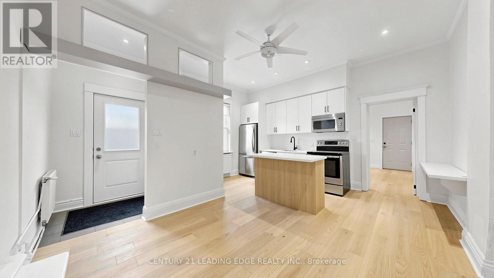 679 Woodbine Avenue, Toronto, Ontario  M4E 2J3 - Photo 6 - E13077972