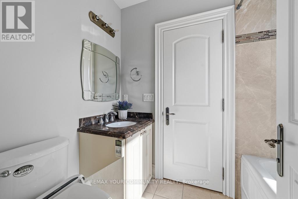 71 Newton Drive, Toronto, Ontario  M2M 2M8 - Photo 23 - C13077384